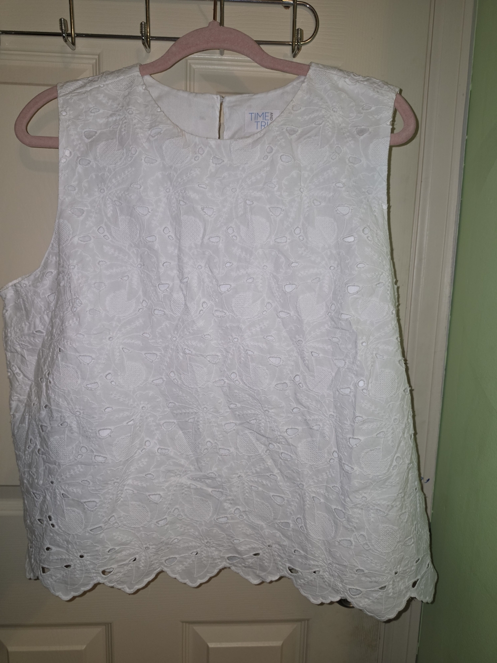Time and Tru White Eyelet Pullover Camisole